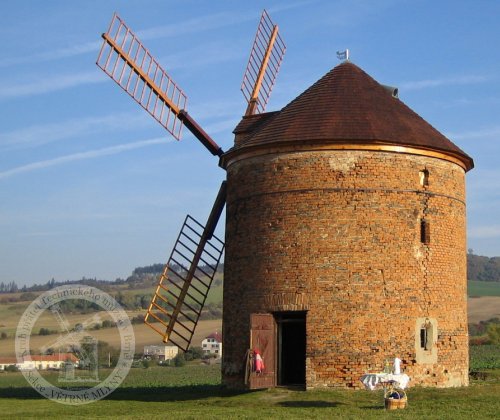 Větrný mlýn Chvalkovice